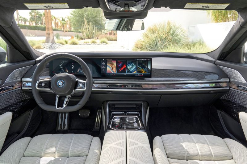 BMW i7 dashboard